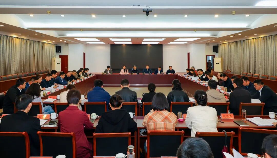 市总工会召开全市工会重点